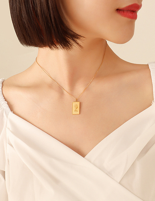Collar Isabelino Chapado En Oro Con Placa De Cara De Acero De Titanio