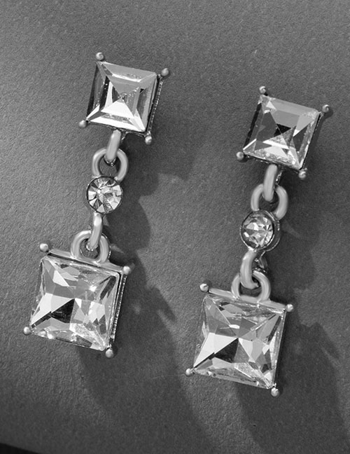 Pendientes De Cadena De Diamantes Con Incrustaciones De Bloque De Metal