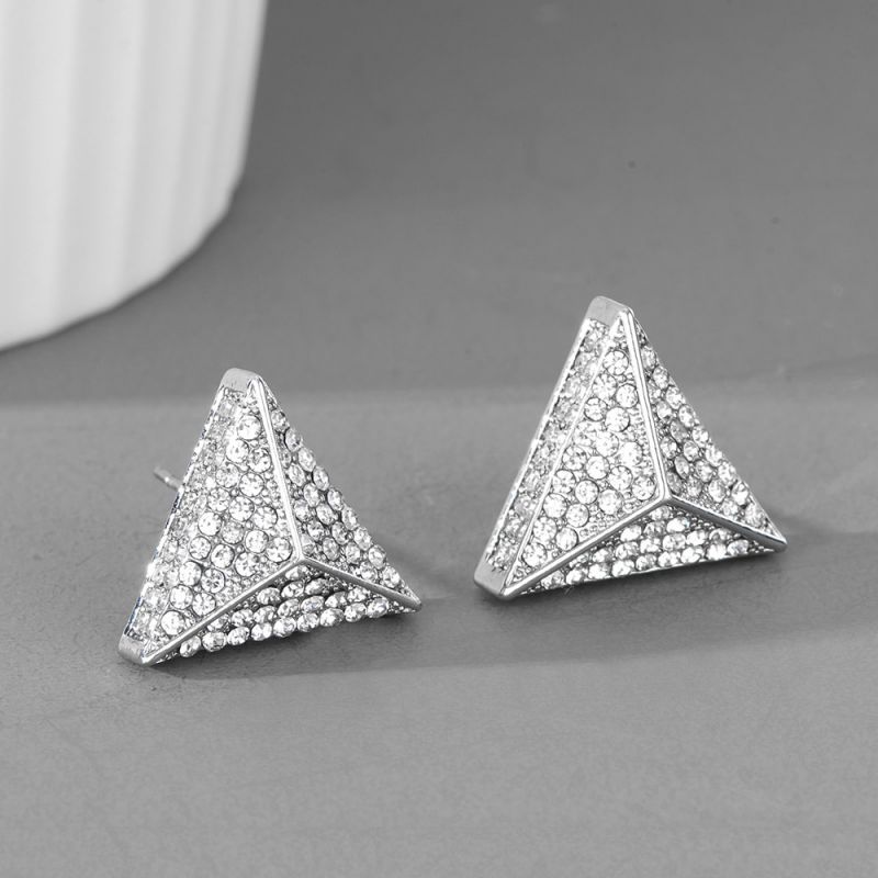 Aretes Triangulares De Aleación Y Diamantes