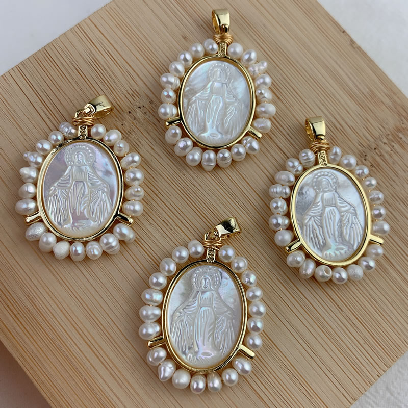 Collar Virgen María Ovalada Concha Blanca Perla Geométrica