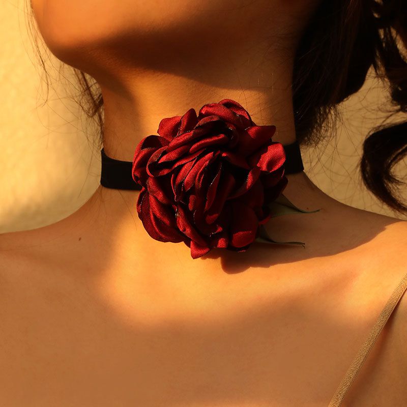 Collar De Flores De Tela