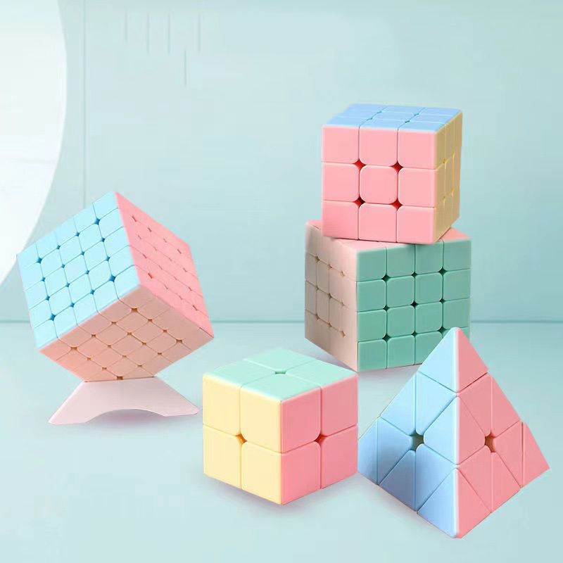 Cubo De Rubik Cuadrado De Plástico.