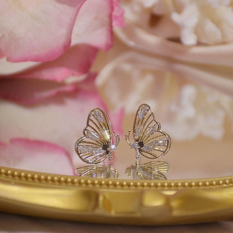 Pendientes De Mariposa Pequeños Tridimensionales De Diamantes De Cobre