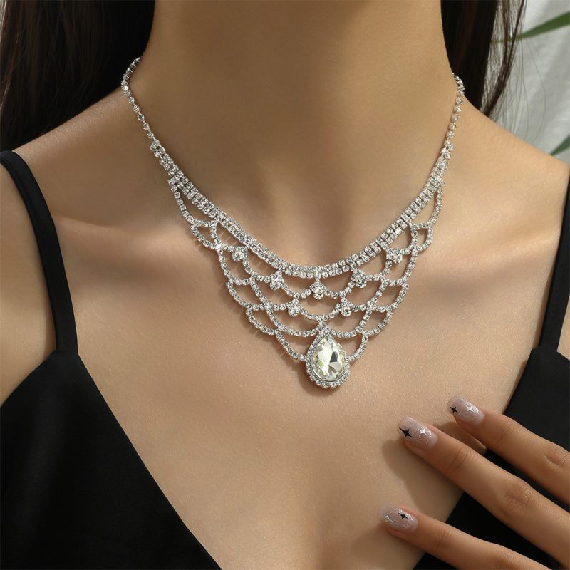 Geometric Diamond Drop-shaped Necklace And Earrings Set