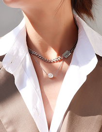 Collar Doble De Perlas Con Placa De Letra De Titanio